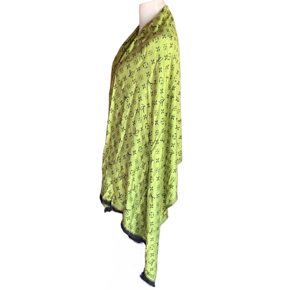 💚LV Monogram Classic Shawl 💚 - Picture 8 of 11